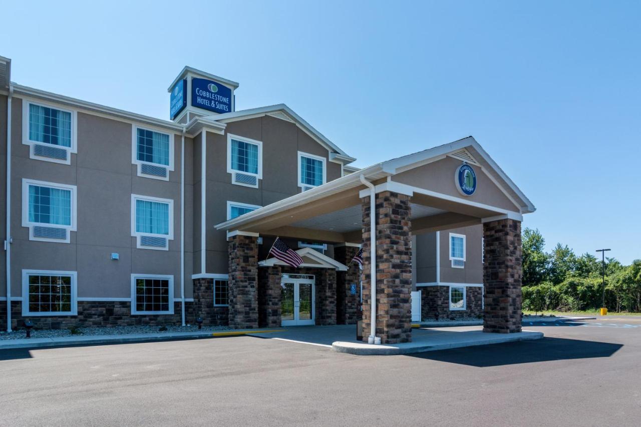 Cobblestone Hotel & Suites - Torrington Exterior foto
